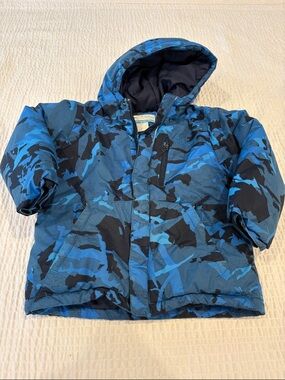 Columbia Blue & Black Kids' Camo Hooded Puffer Jacket
Size 4
